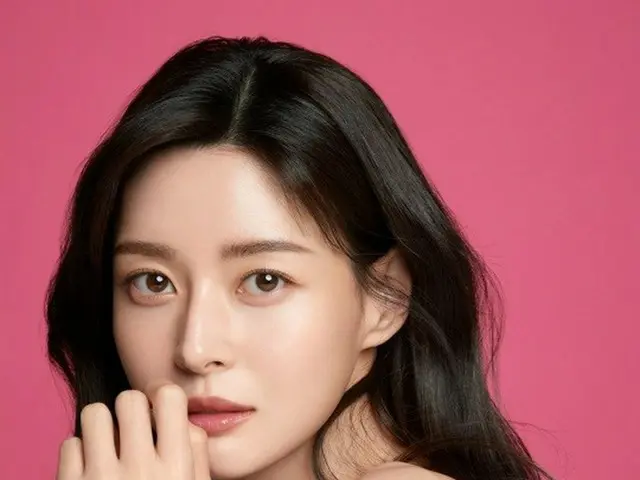 Kwon Nara, signed the exclusive contract with C-Jes Entertainment. .. ..