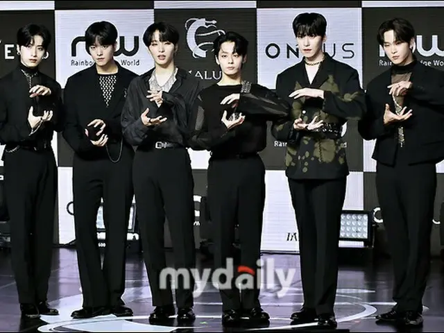 ONEUS held a showcase for their 8th mini album "MALUS". . .