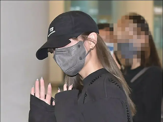 Momo (TWICE), entered Korea after a vacation in Japan. Incheon Airport on the af
