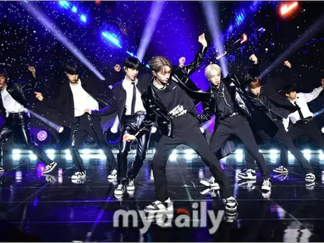 MIRAE showed a splendid performance at the showcase of the 4th mini album "Ourtu