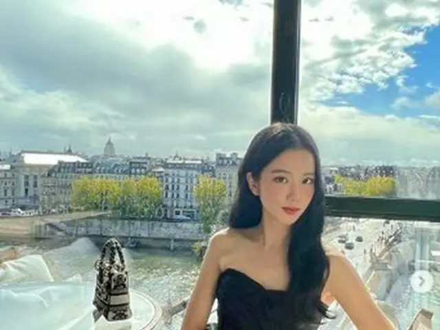 JISOO's Instagram posted photo was leaked a few hours before her posting? Is thi
