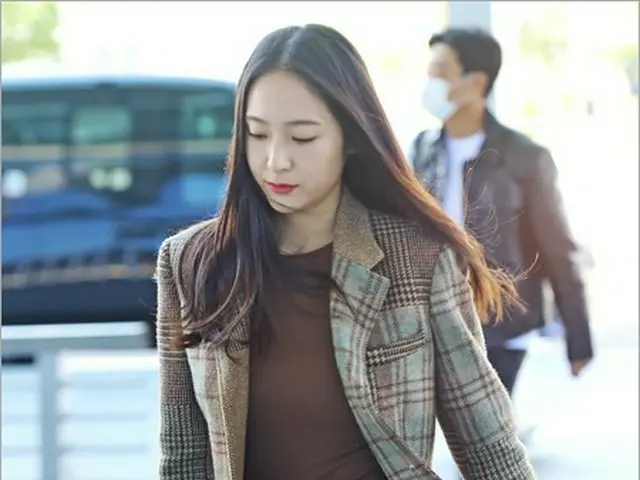 KRYSTAL (f(x)) departed to Los Angeles, USA from Incheon International Airport.. .