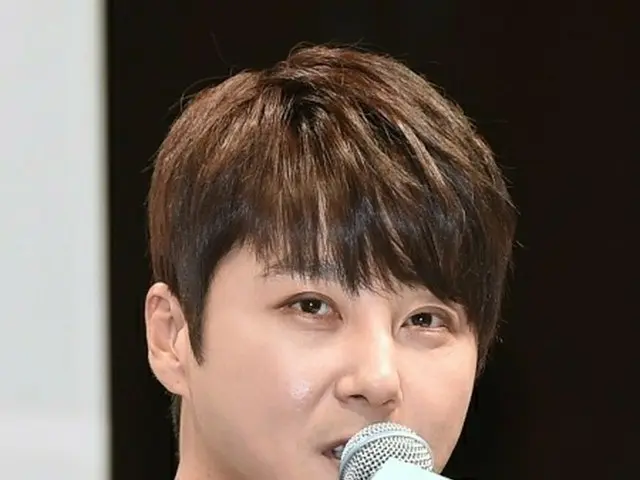 "Apology for false explanation" Shin Hye Sung (SHINHWA), who is owning a white B