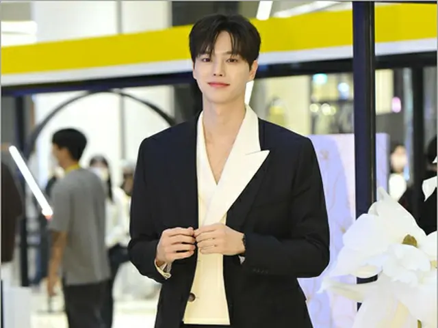 Song Kang attended the Magnolia Days pop-up store open event held at Jamsil/AVEN