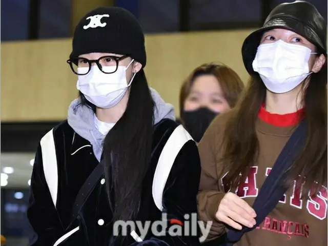 MAMAMOO Sora & MOON BYUL departed for Japan. . .
