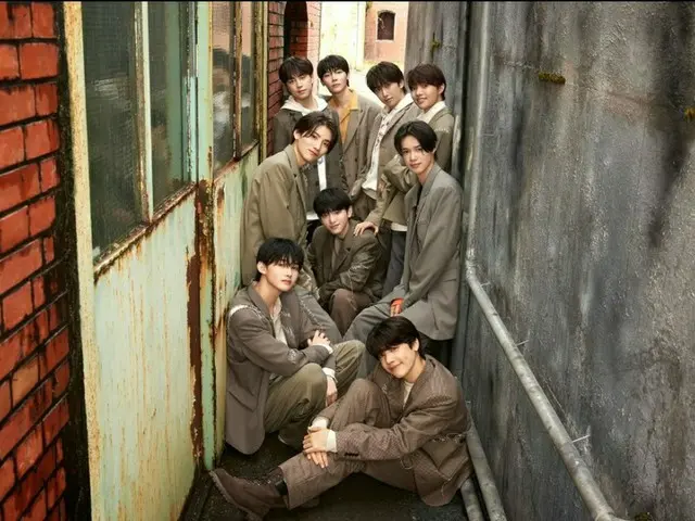 HYBE's first Japanese boys group "& TEAM", their debut EP "First Howling: ME" ra