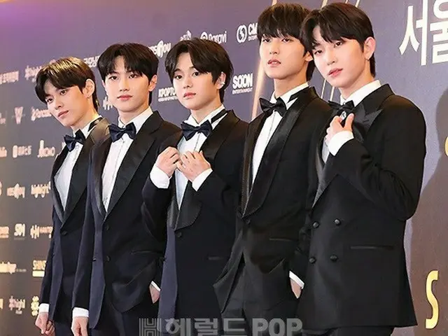 TNX appeared at "32nd SEOUL MUSIC AWARDS" the red carpet. . .