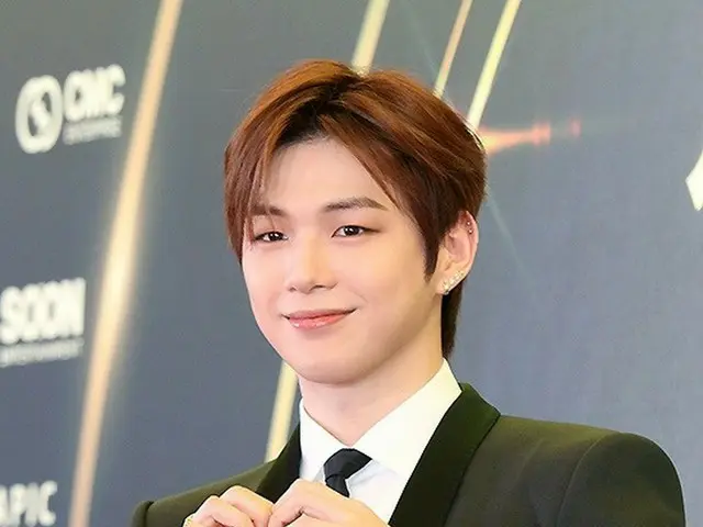 KANGDANIEL appeared at "32nd SEOUL MUSIC AWARDS" the red carpet. . .
