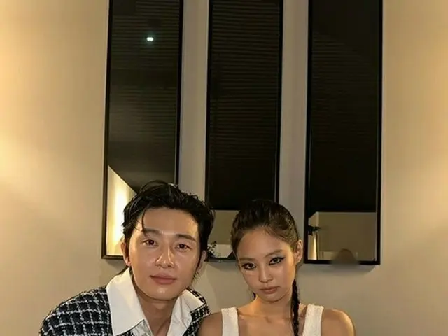 Actor Park Seo Jun posted the photos with JENNIE. The two attended the Chanel co