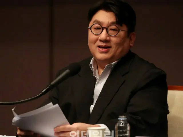 Bang Si Hyuk, chairman of HYBE, gave a keynote speech at Kankun Forum. . Just as