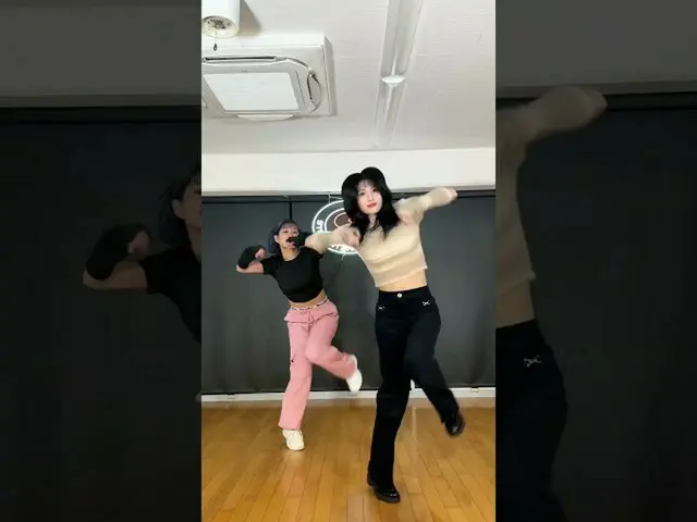 [Official] "TWICE", the best of #SETMEFREE I wanted with #HANA💗 #TWICE #TWICE #