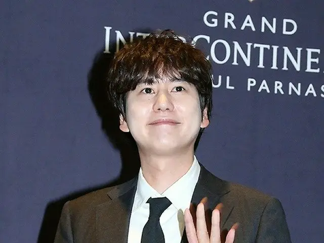 Attended Kyuhyun (SUPER JUNIOR), Lee Seung Gi & Lee DaIn's wedding ceremony. . .