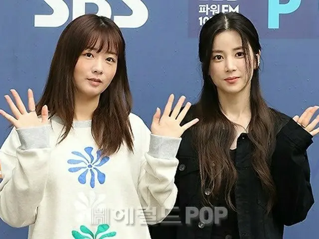 Apink Bomi & Choron went to the broadcasting station for the appearance in SBSRadio Power FM ”Park S
