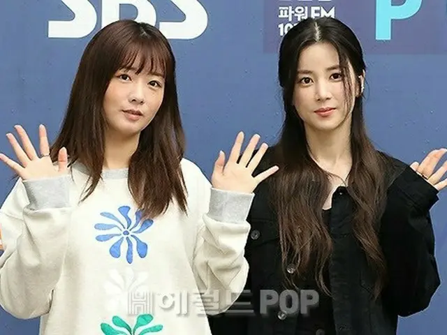 Apink Bomi & Choron went to the broadcasting station for the appearance in SBS R