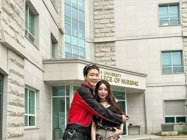 BoA released  a two-some shot with Lee Seung Hoon (WINNER). . .