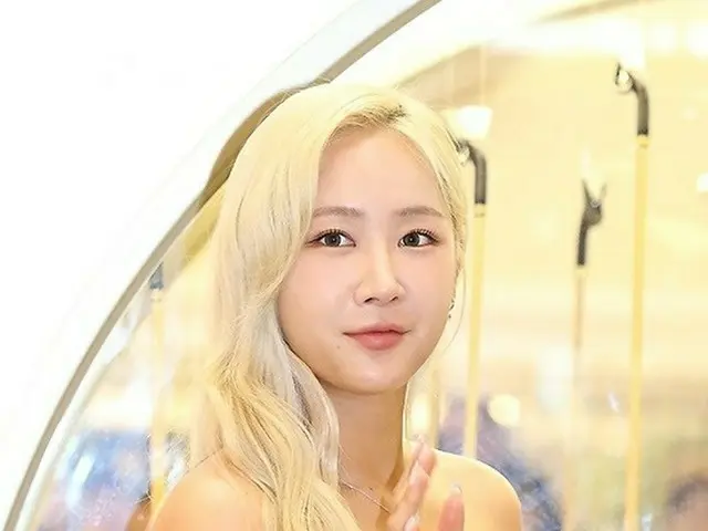 SOYOU (SISTAR) attended a golf brand pop-up store opening event. . .