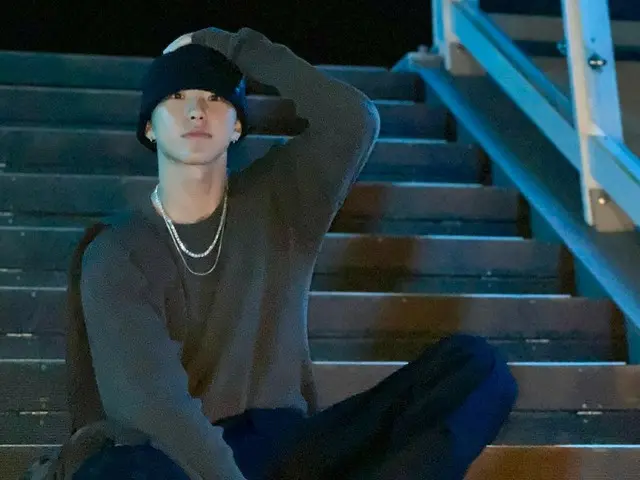 HOSHI (SEVENTEEN) warns an extreme fan who called him during a LIVE STREAM on "W