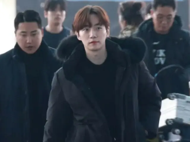 Lee JUNHO departs for Jakarta at Incheon International Airport.