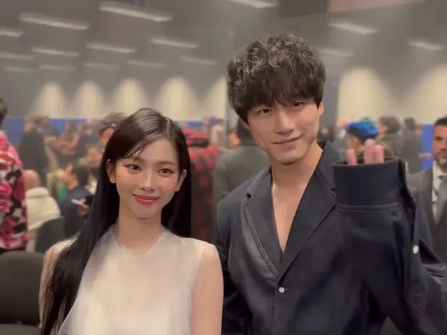 KARINA's two-shot with Kentaro Sakaguchi has become a Hot Topic.