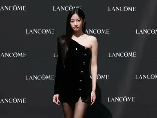 KAZUHA attends the photo call to commemorate the opening of the LANCOME pop-up s