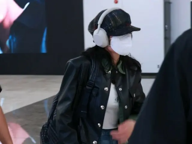 Actress Kim You Jung returns to her country on the afternoon of the 28th atGimpo International Airport.