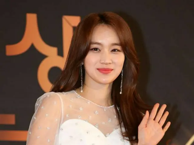 Actress Jung YooMin, who has appeared in "Connection" and "The Perfect Marriage 