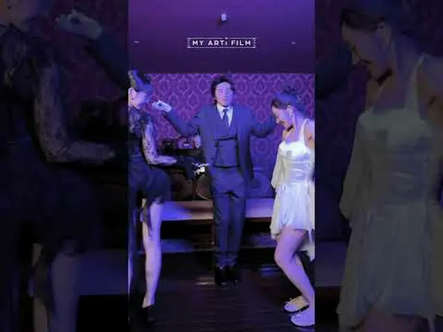 ▶Subscribe to Mnet YouTube: Like Facebook and Twitter for more k-pop news .