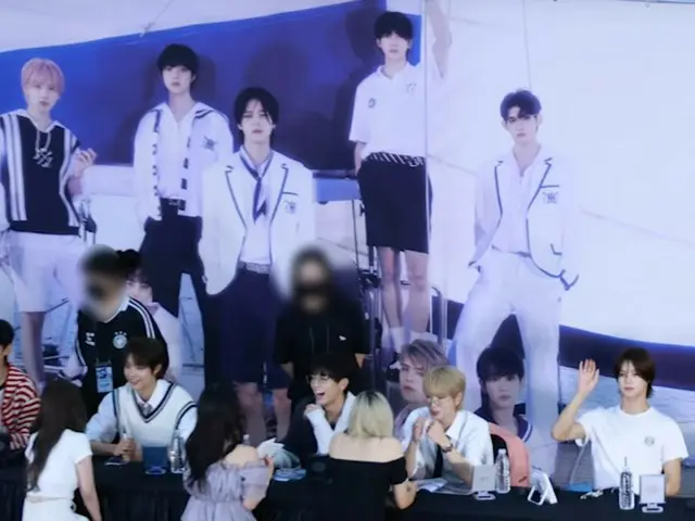 &TEAM, all 9 members appeared in a public fans autographing session in Korea on 