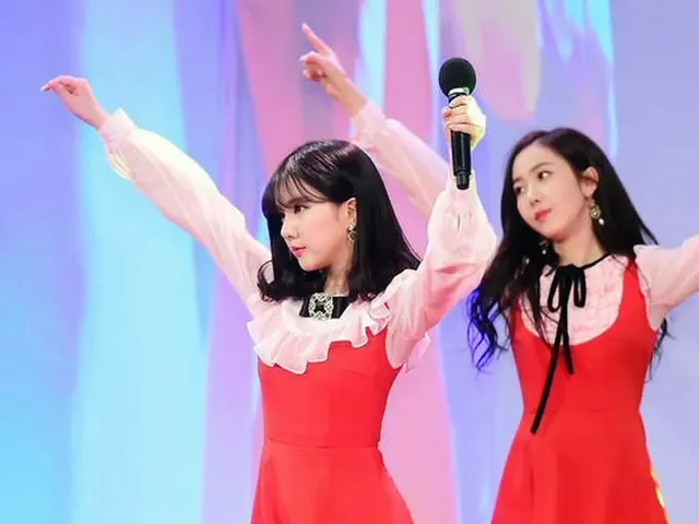 GFRIEND, Celebration performance at "2017 East Asia Sports Awards". Seoul · Four