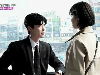 Lee Jong Seok confused by "Approach" of Miss A's Suzy during shooting. Behind th