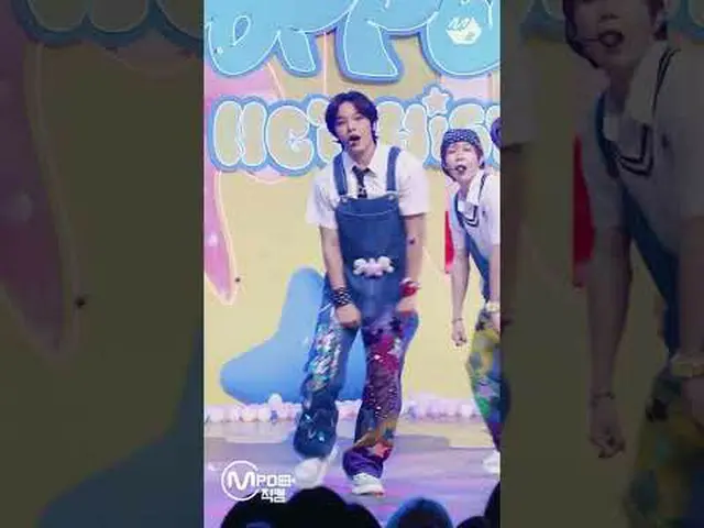 Baby hamster Riku picks up pop pop More from #M2? ：D Facebook: X: Instagram: Tik