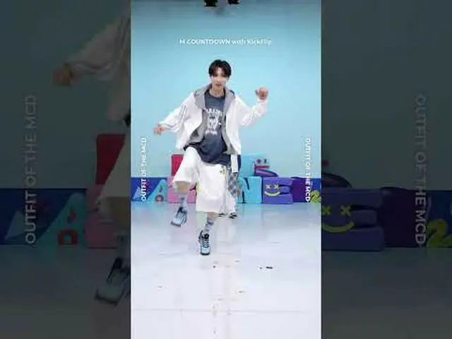 ▶Subscribe to Mnet YouTube: Like Facebook and Twitter for more k-pop news .