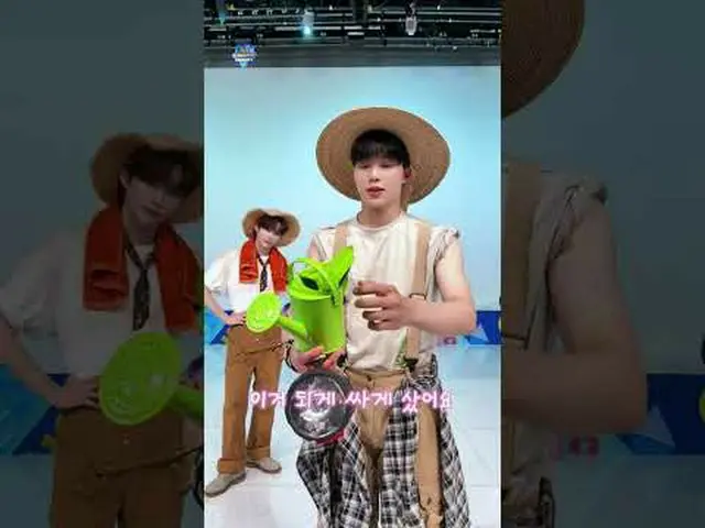 ▶Subscribe to Mnet YouTube: Like Facebook and Twitter for more k-pop news .