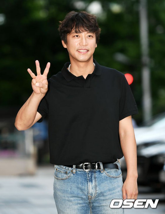 [Official] "Crush Landing on You" actor Oh Man Seok, to be tested for COVID-19 after confirming contact with infected person/