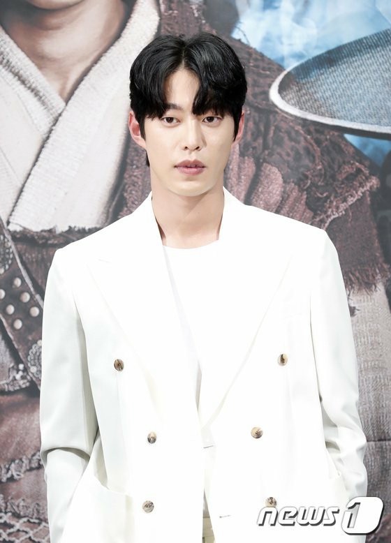 Actor Sung Won Suk made a special appearance onTV Series "Love is troublesome, but I don't like being alone"