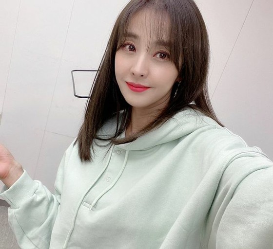 Actress Park Eun Hae, 44-year-old twin mom's hoodie fashion.