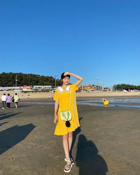 167cm actress Shin Ye Eun shares a perfect proportions!