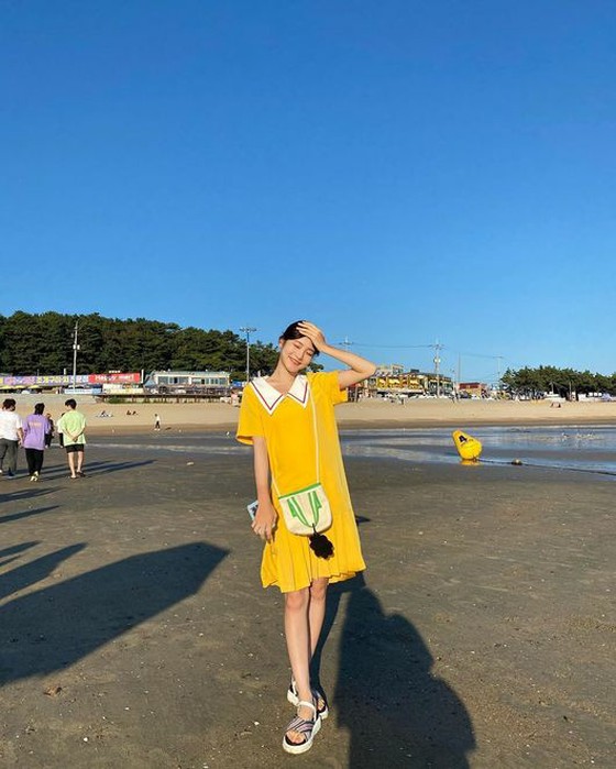 167cm actress Shin Ye Eun shares a perfect proportions!