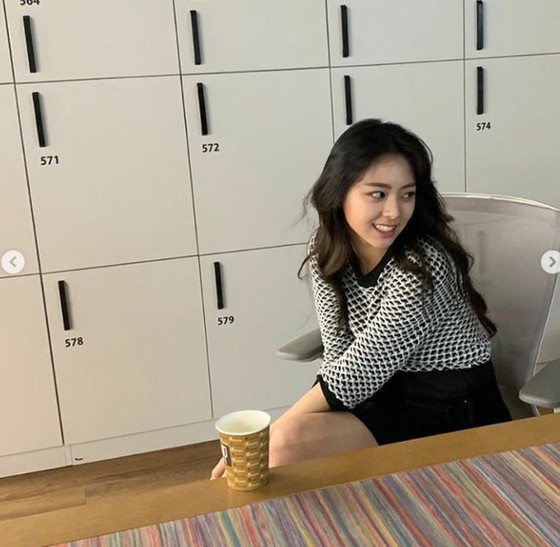 "ITZY" Yuna, even when drinking coffee with JYP = "overflowing loyalty"