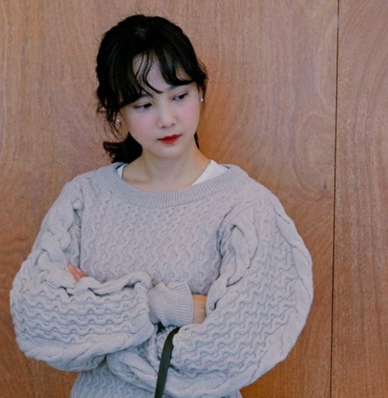 Actress Yun Seung A has a baby-faced beauty that doesn't seem to be 38 years old with her bangs cut