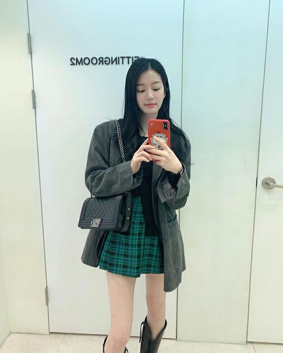 Actress Lee Yu Bi, arm-thin thighs ... Real sister Lee Da In commented, "The real thing is good."