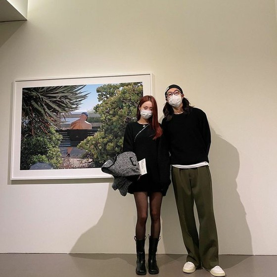 Kyungri & Jin Woo, Ryu Jun Yeol's photo exhibition date showing no dating abnormalities