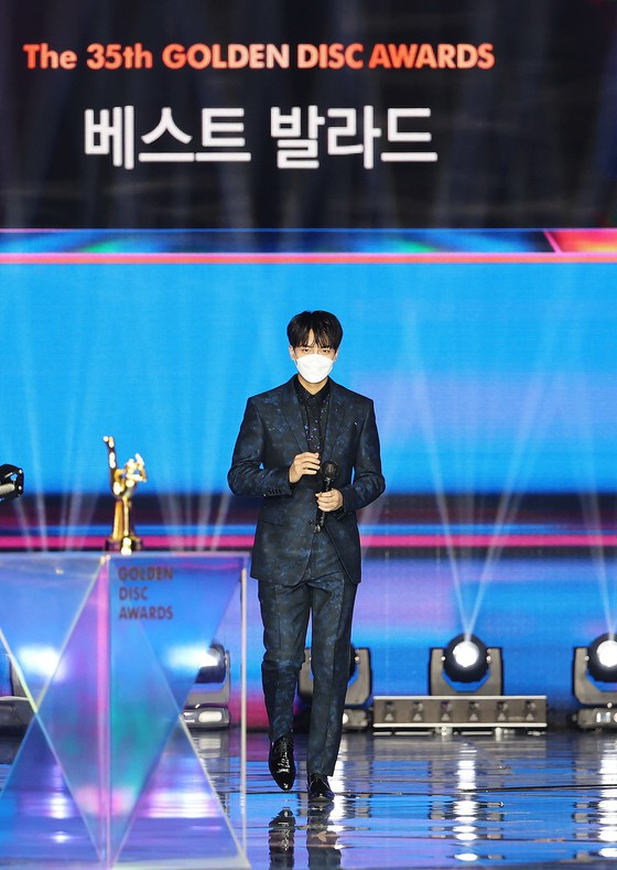 BTS wins "Golden Disc Award Ceremony" and Jung Kook had blonde makeover