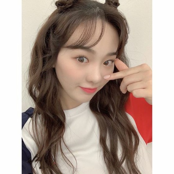 RIO of "NiziU", "I can't choose because it's too cute" ... Shoot fans with a gap between sharp dance and cute dance.