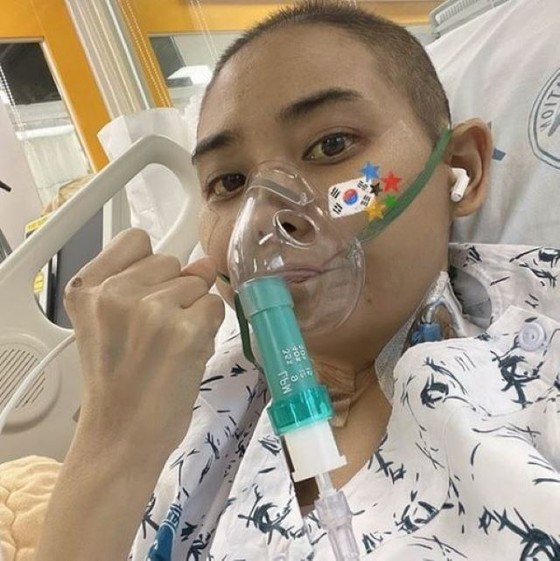 Actress Yunju, who is fighting against acute hepatitis, tells about the recent situation after liver transplant surgery ... "Recovering" in a fighting pose
