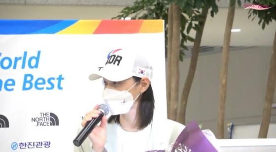 Korean women's volleyball captain Kim Yeon Kyung's return home press conference, the moderator's "dumb question" is controversial "Is this North Korea?"