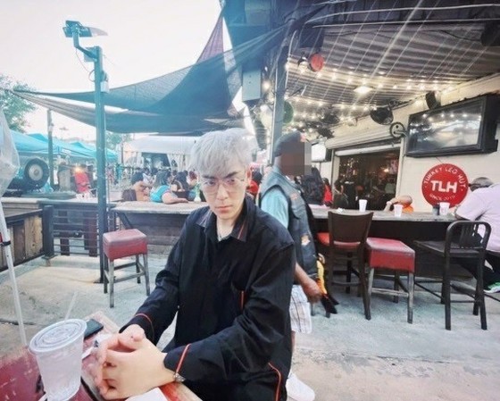 TOP (BIGBANG), New Post overseas ... A strong look with a silver-colored hairstyle
