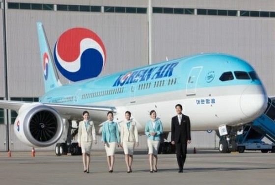 "Commercialization of sex" and controversy ... Korean Air considers "legal action" on YouTuber, which released uniform video of flight attendants = South Korea