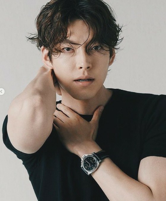 Topic] Actor Kim Woo Bin is about to be completely revived, the latest  photoshoot with a trained body is trending. | WoW!Korea