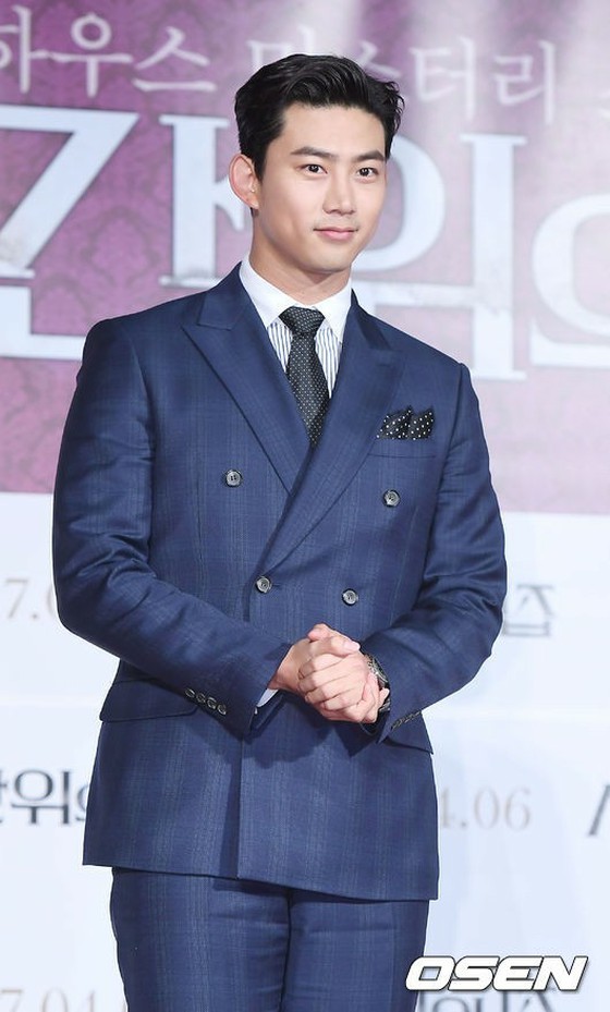 Taecyeon (2PM) admits that he is dating "29-year-old non-celebrity lady"